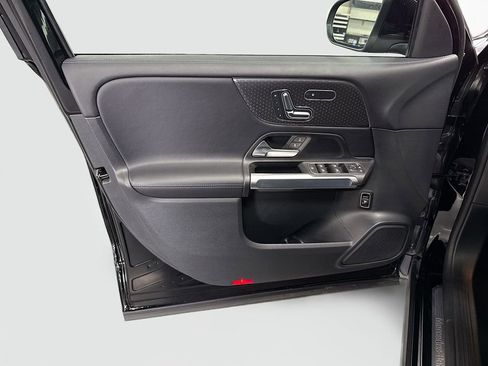 Certified 2025 Mercedes-Benz GLB 250 image 22