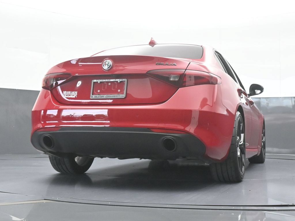 Used 2020 Alfa Romeo Giulia w/ Nero Edizione RWD image 55