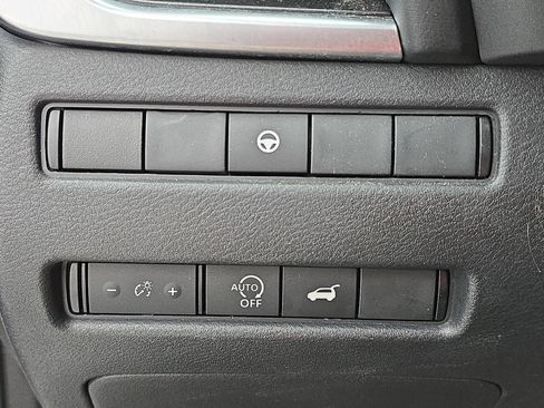 Used 2023 Nissan Rogue SV w/ SV Premium B Package FWD image 25