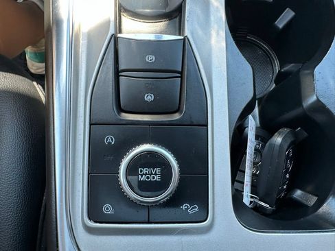 Used 2021 Ford Explorer Limited w/ Class III Trailer Tow Package AWD/4WD image 18