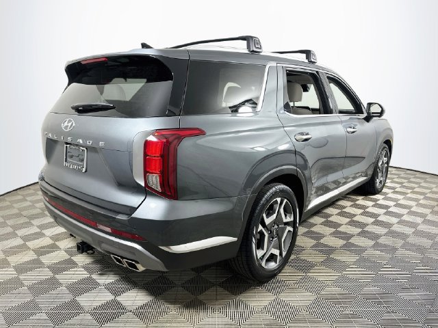 Used 2024 Hyundai Palisade Limited FWD image 3