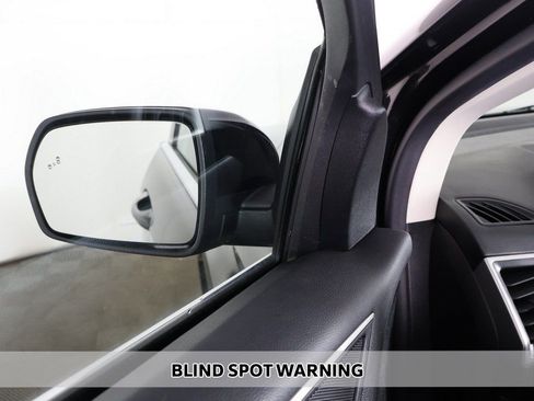 Used 2023 Ford Edge SEL w/ Convenience Package image 3