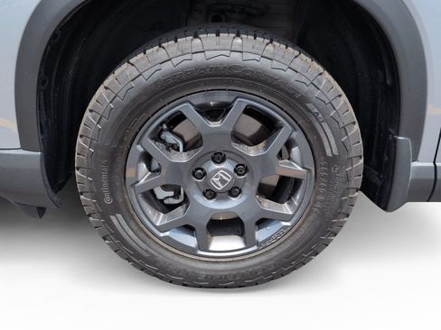 Used 2025 Honda Pilot TrailSport image 30