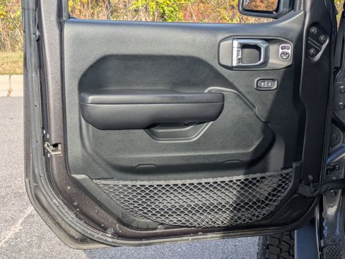 Used 2020 Jeep Wrangler Unlimited Sport S image 19