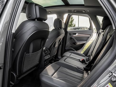 Certified 2024 Audi Q5 e Premium Plus image 21