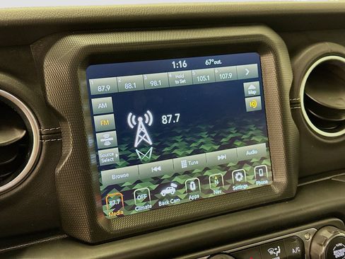Used 2023 Jeep Wrangler Unlimited Sahara w/ Cold Weather Group AWD/4WD image 21