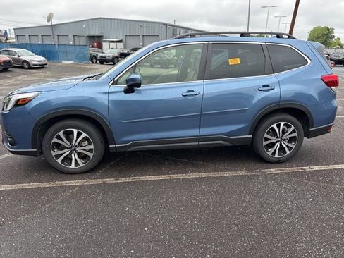 Certified 2023 Subaru Forester Limited AWD/4WD image 8