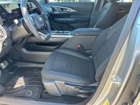 New 2026 Chevrolet Equinox EV LT image 21