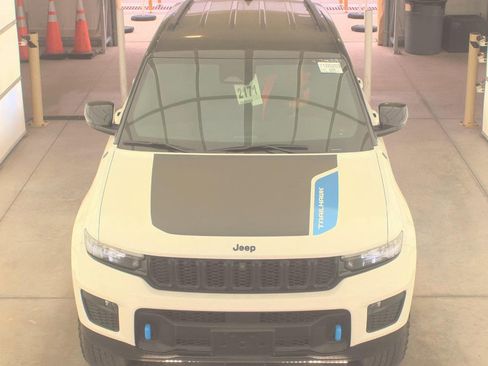 Used 2022 Jeep Grand Cherokee Trailhawk image 3