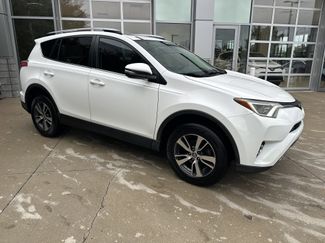 Used 2017 Toyota RAV4 XLE FWD video 2