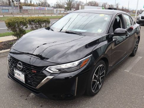 Certified 2024 Nissan Sentra SR FWD image 9