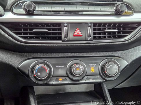 Used 2024 Kia Forte LXS w/ LXS Technology Package image 21