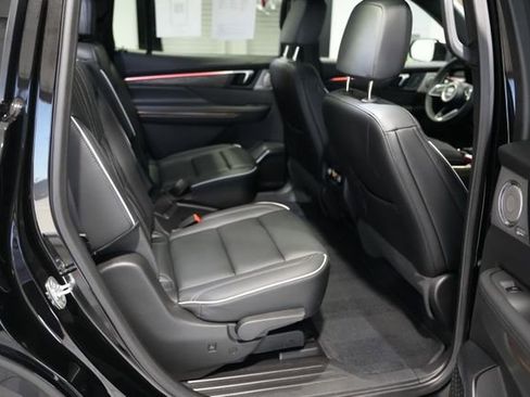 Used 2025 Buick Enclave Avenir w/ Trailering Package, 5000 lbs. AWD/4WD image 23