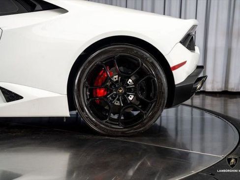 Used 2019 Lamborghini Huracan LP 580-2 RWD image 10