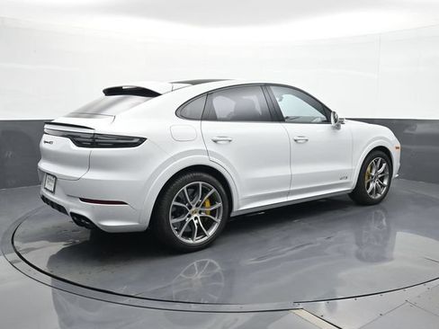 Used 2022 Porsche Cayenne GTS AWD/4WD image 23