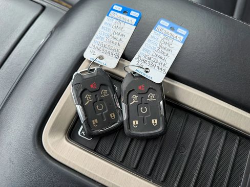 Used 2017 GMC Yukon XL Denali w/ Open Road Package image 12