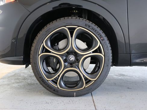 New 2025 Alfa Romeo Tonale image 43