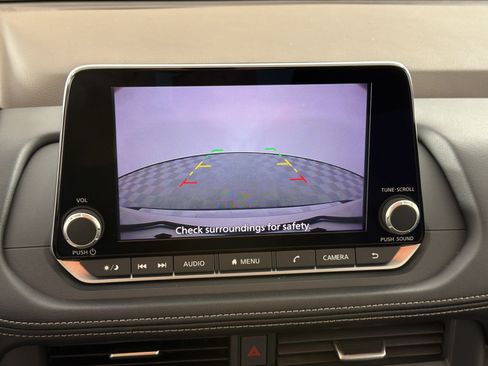 Used 2023 Nissan Rogue SV FWD image 18