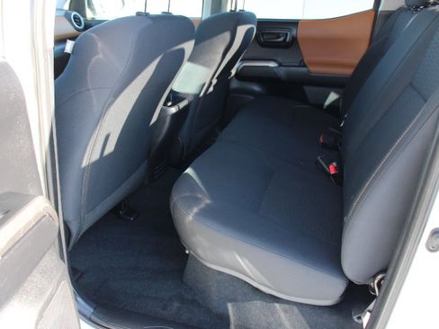 Used 2019 Toyota Tacoma SR5 image 13