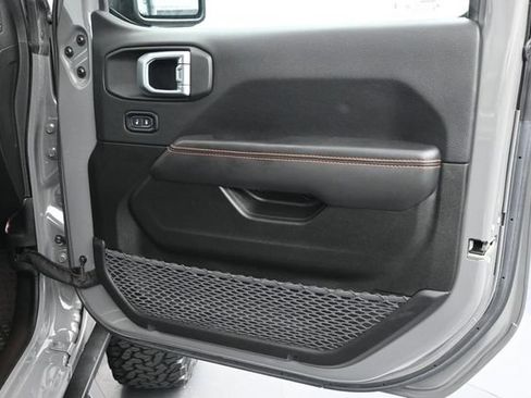 Used 2023 Jeep Gladiator Mojave w/ LED Lighting Group AWD/4WD image 11