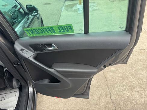 Used 2012 Volkswagen Tiguan S image 16