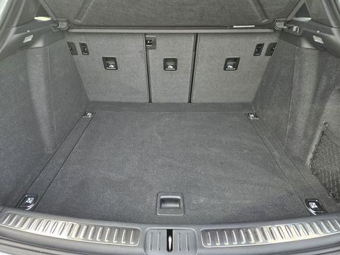 Certified 2025 Porsche Macan S image 31