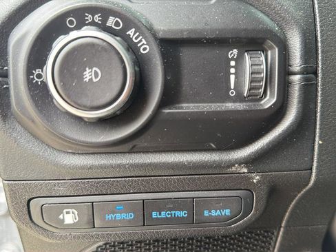 Used 2024 Jeep Wrangler Unlimited Rubicon 4xe AWD/4WD image 23
