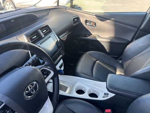 Used 2017 Toyota Prius Three Touring image 9