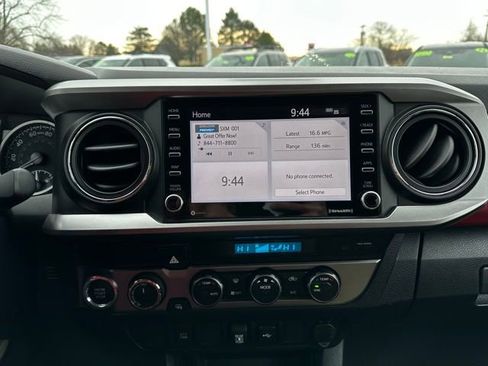 Used 2023 Toyota Tacoma SR5 AWD/4WD image 10