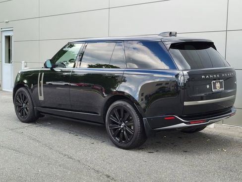 Used 2023 Land Rover Range Rover Long Wheelbase SE AWD/4WD image 3