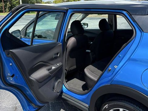 Used 2021 Nissan Kicks SV FWD image 12