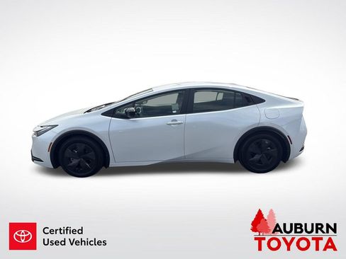 Certified 2026 Toyota Prius Plug-In Hybrid FWD image 9