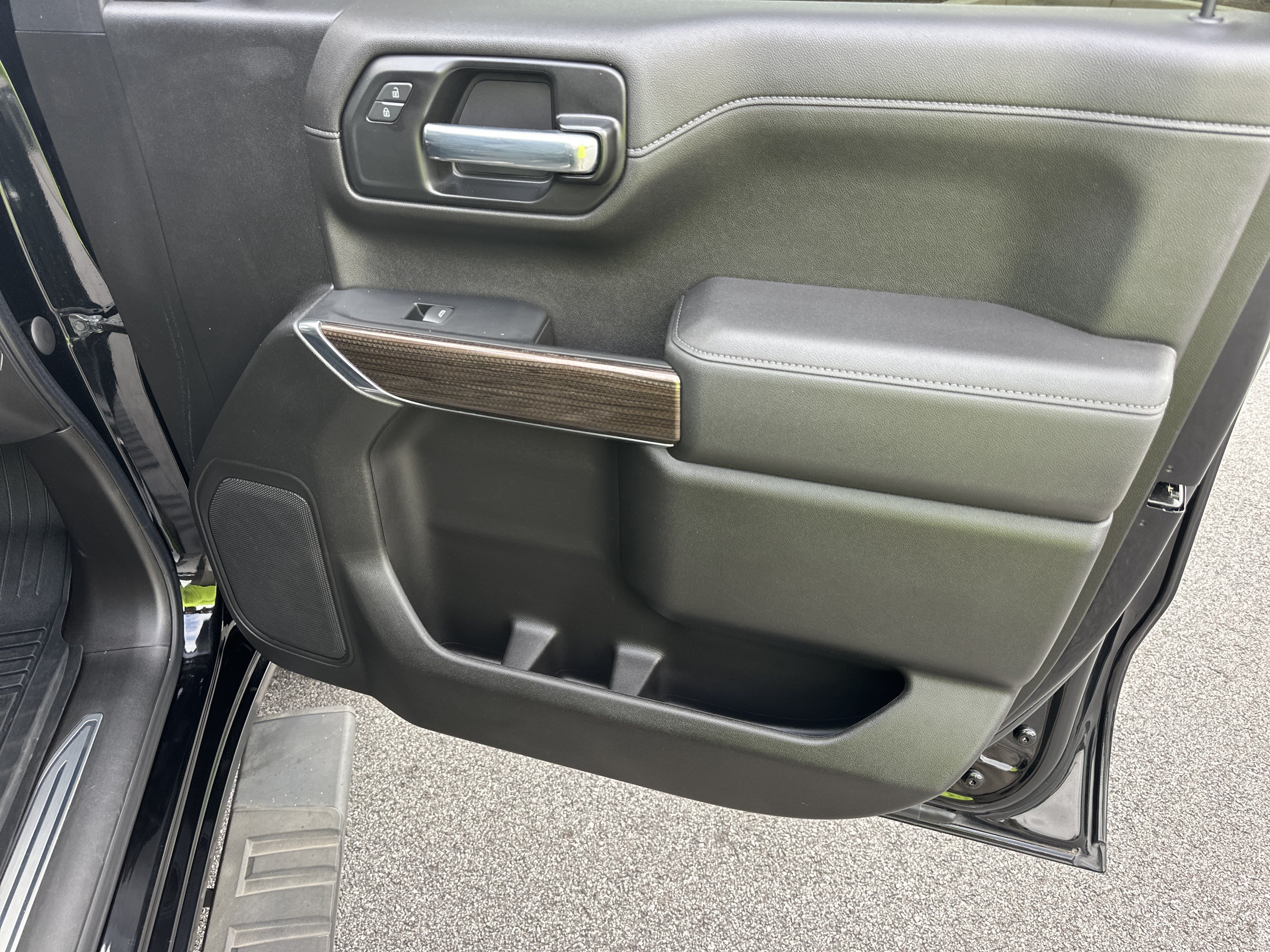 Used 2021 Chevrolet Silverado 1500 RST w/ Bed Protection Package AWD/4WD image 15