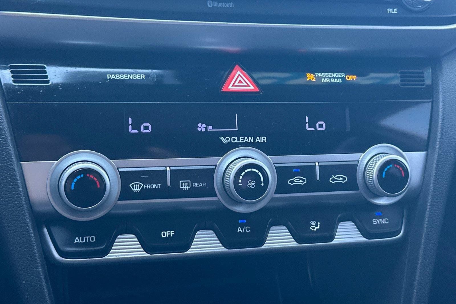 Used 2020 Hyundai Elantra SE w/ Cargo Package (C1) FWD image 18
