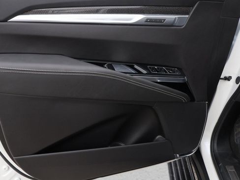 Used 2025 Cadillac Escalade V w/ LPO, ONYX Package image 26