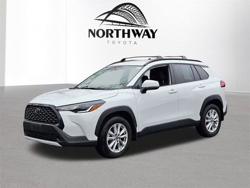 Certified 2023 Toyota Corolla Cross LE image 8