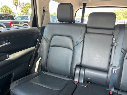 Certified 2022 Nissan Pathfinder SL w/ SL Black Package FWD image 14