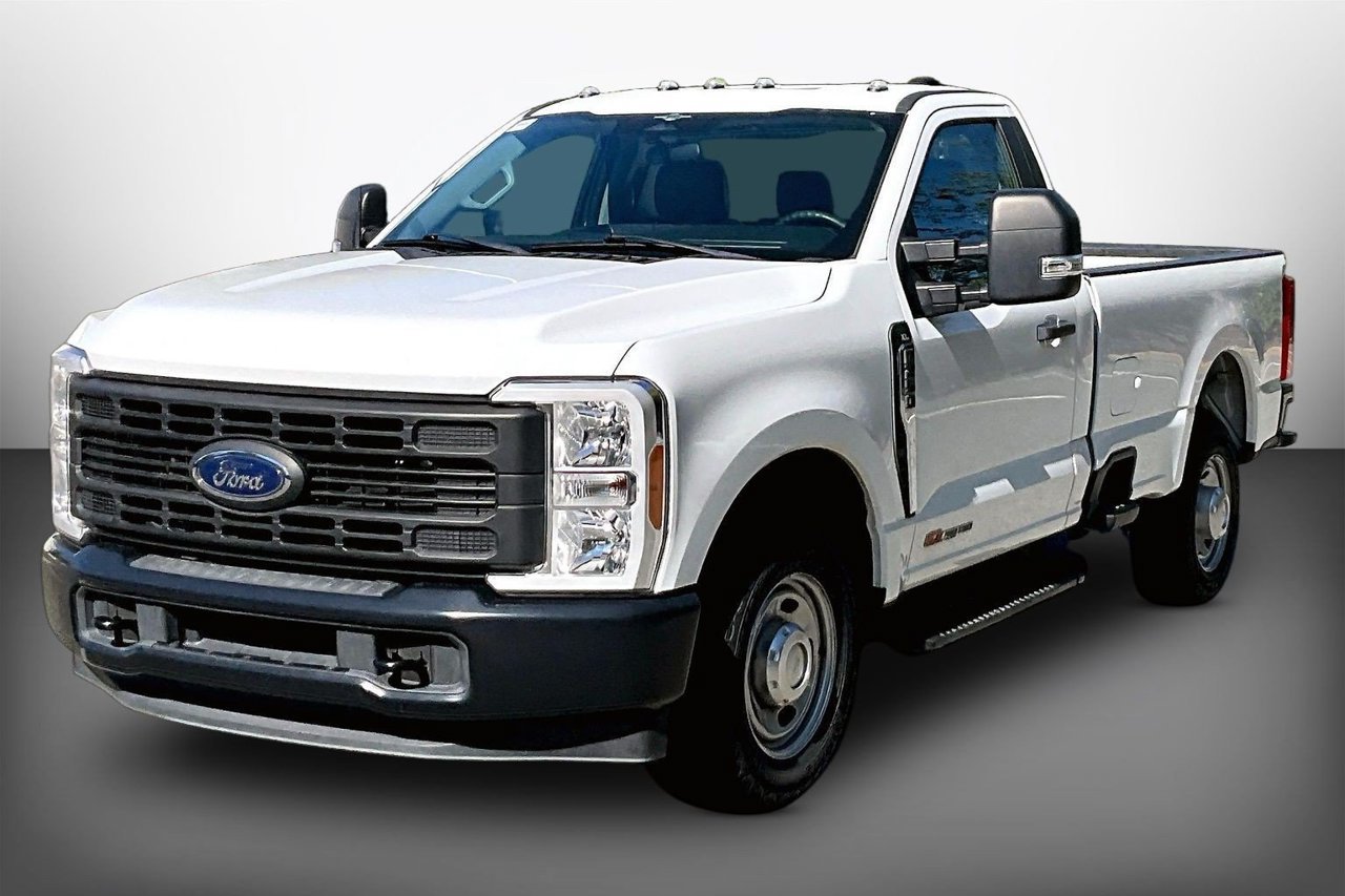 Used 2023 Ford F250 XL RWD image 4