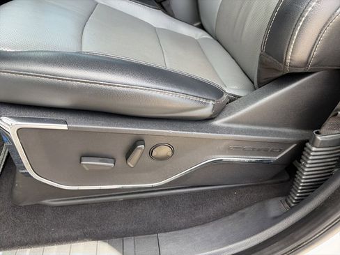 Used 2023 Ford F150 Lariat w/ Trailer Tow Package image 13