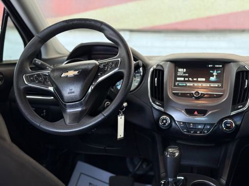 Used 2018 Chevrolet Cruze LT image 23
