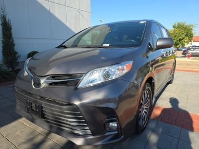 Used 2019 Toyota Sienna XLE w/ XLE Navigation Package