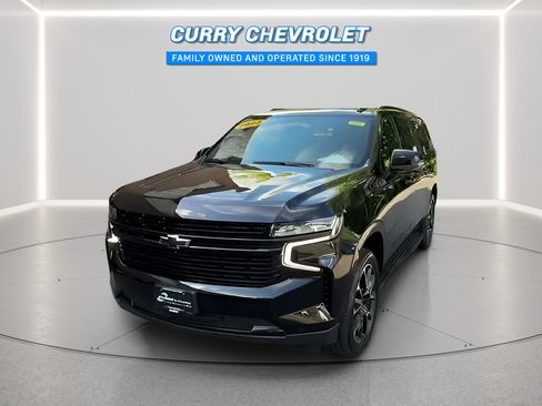 Used 2023 Chevrolet Suburban RST w/ Luxury Package AWD/4WD image 3