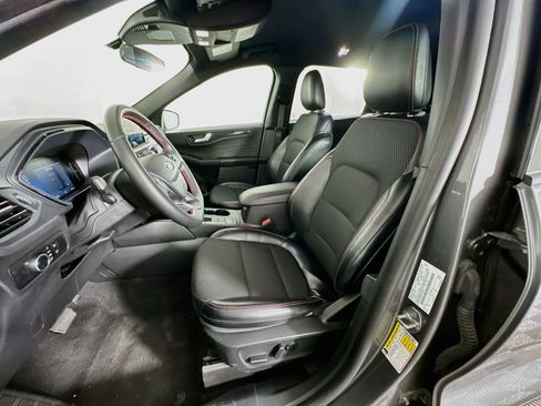 Used 2025 Ford Escape ST-Line FWD image 13