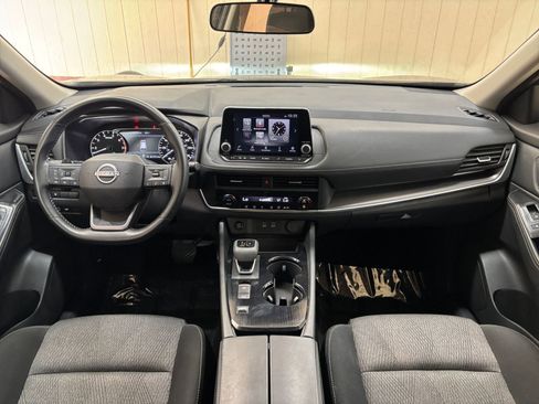 Used 2025 Nissan Rogue SV FWD image 35