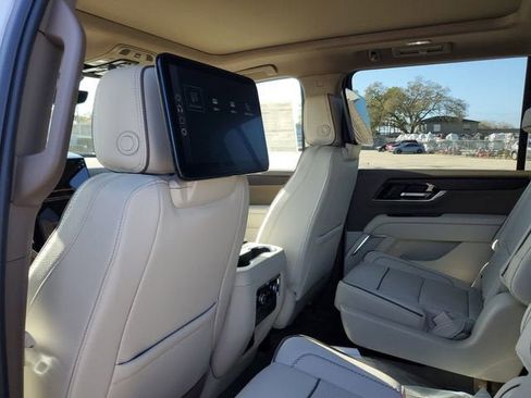 New 2026 GMC Yukon XL Denali image 10