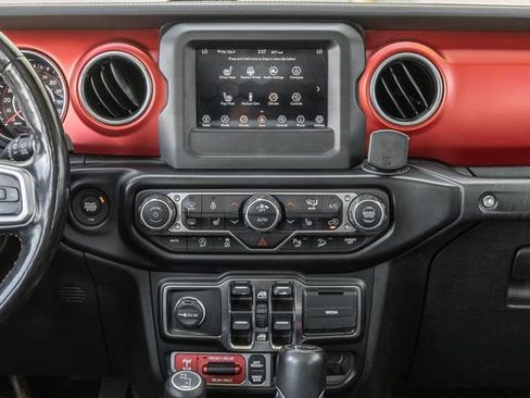 Used 2021 Jeep Wrangler Unlimited Rubicon w/ LED Lighting Group AWD/4WD image 10