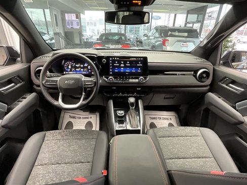 Used 2024 Chevrolet Colorado Z71 w/ Z71 Convenience Package 2 image 17