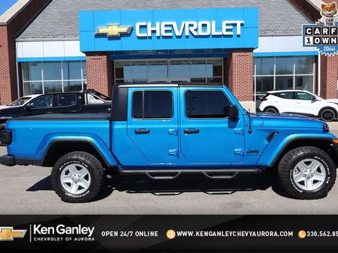 Used 2022 Jeep Gladiator Sport image 1