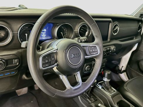 Used 2023 Jeep Wrangler Unlimited Sahara AWD/4WD image 18