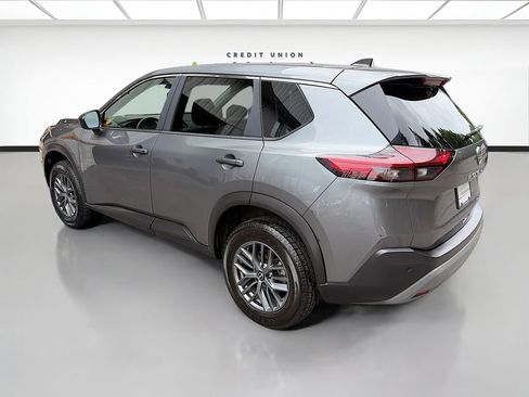Used 2023 Nissan Rogue S FWD image 5
